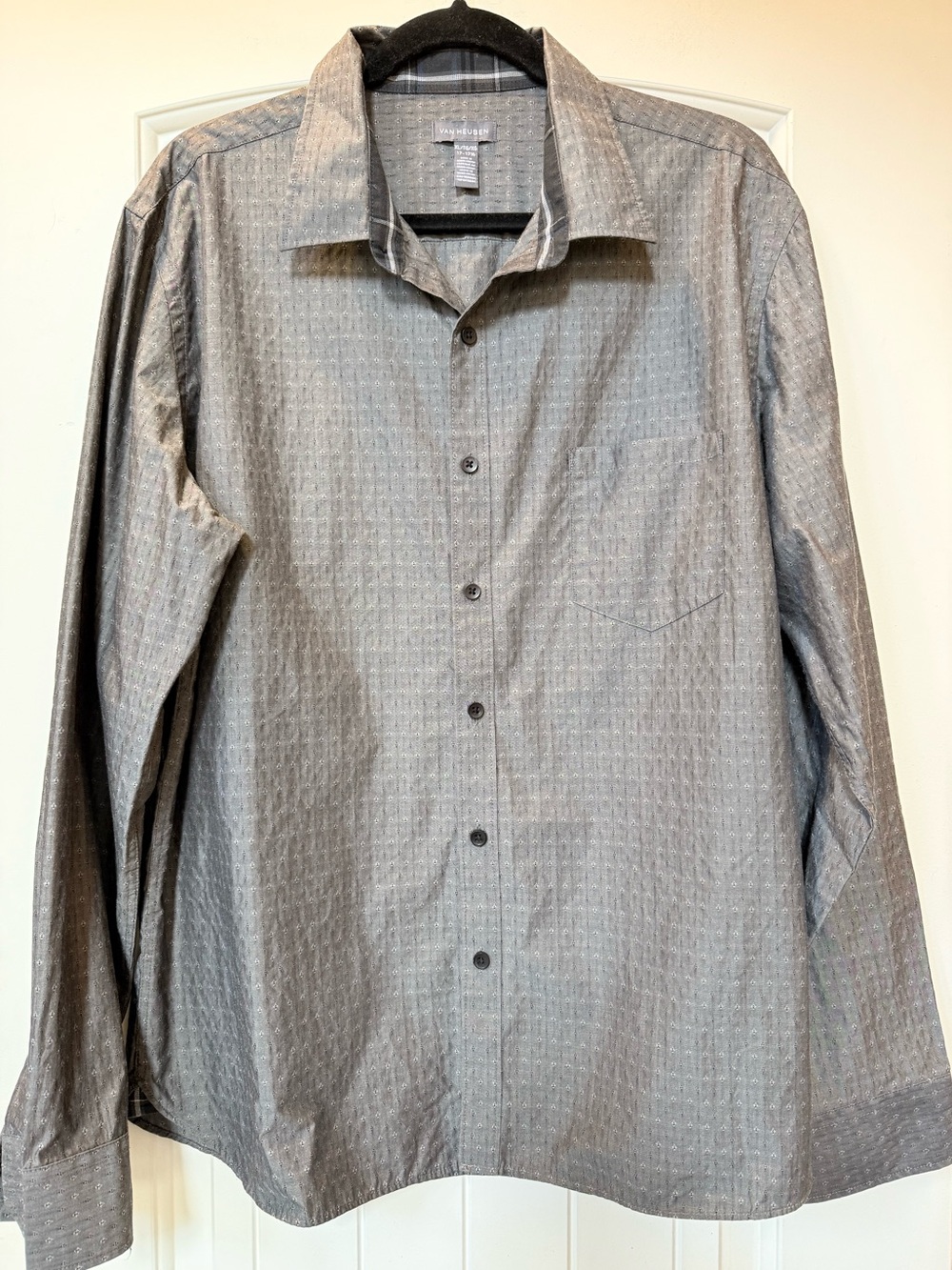 Van Heusen Men's Gray Patterned Button-Down Shirt